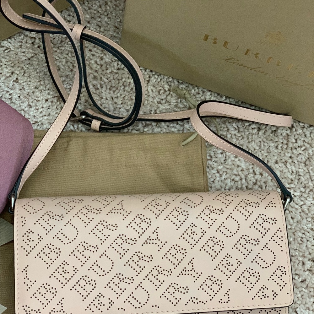 Authentic Burberry bag - Picture 4 of 8